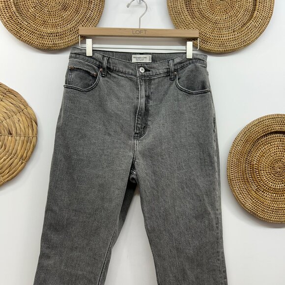 Abercrombie Faded Gray Ultra High Rise The Ankle Straight Leg Jean 31/12S SHORT - Picture 3 of 5